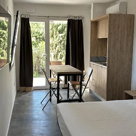 Agricamping Borgo Rosso Kamp alanı Sirolo